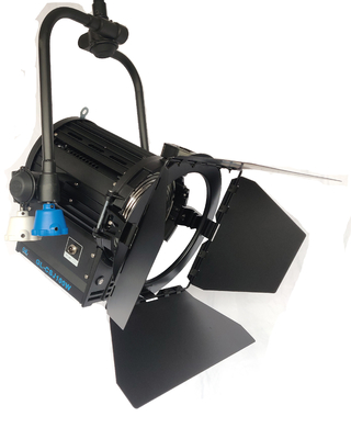 GENERALINK 100W LED Fresnel Video Light High CRI Luz de Fresnel de tungsteno con yugo operado por poste proveedor