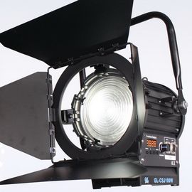 Alta salida de luz 200W LED Fresnel Light Daylight Batería alimentada para iluminación de cine y estudio ((Yugo operado por polos) proveedor